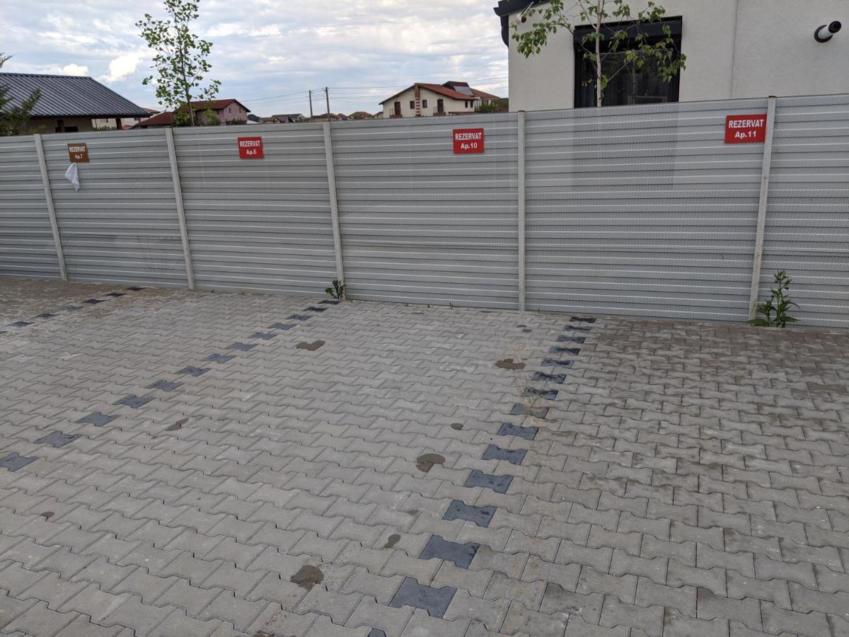Alina'S Deluxe Apartment And Free Private Parking Dumbravita  ภายนอก รูปภาพ